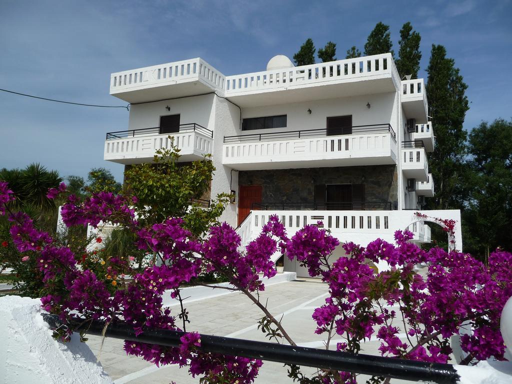 Zourpos Studios & Apartments Kalyves Exterior photo