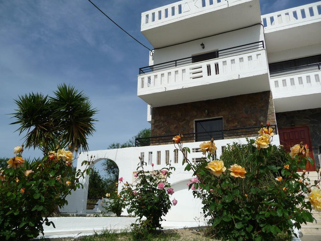 Zourpos Studios & Apartments Kalyves Exterior photo